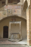 Well in San Gimignano